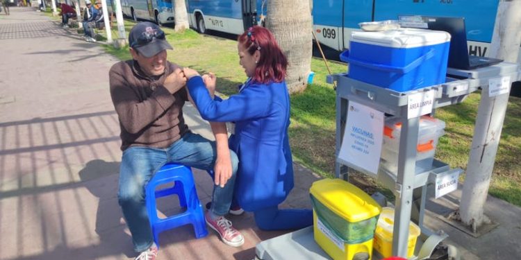 Con Vacunatorio Móvil y Carrito Vacunador fortalecen vacunación contra enfermedades infecciosas en Alto Hospicio