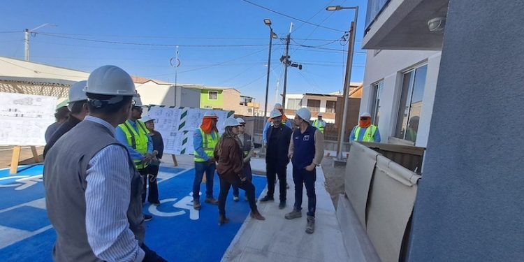 MINVU entrega obras por más de $300 millones en sede vecinal y plaza del adulto mayor en Las Dunas I de Iquique
