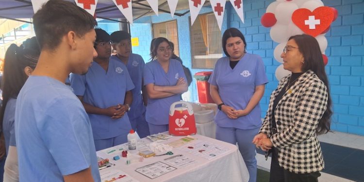 Seremi conmemoró Día de la Educación Técnico Profesional en visita a Liceo Los Cóndores de Alto Hospicio