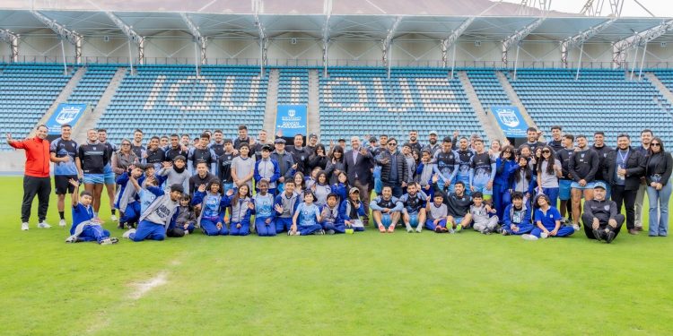SLEP y Deportes Iquique firman convenio que beneficia a miles de estudiantes