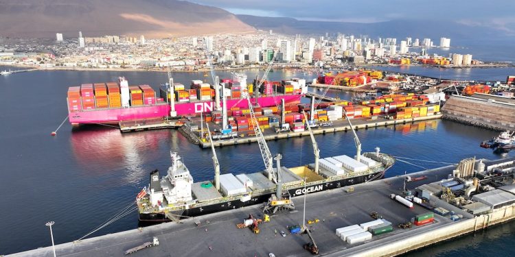 Puerto de Iquique incrementa 13% su movimiento de carga durante julio