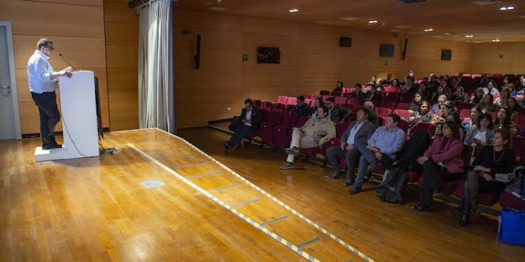 Fundación Oncológica y Servicio de Salud refuerzan educación en cáncer de cabeza y cuello