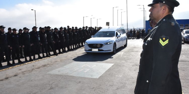 Emotivo adiós a suboficial mayor de Gendarmería, Fernando Monjes Tapia