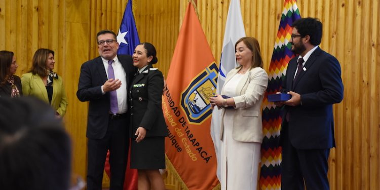 Gobernador Regional aporta recursos para renovar equipos de Radio Estación del CCP