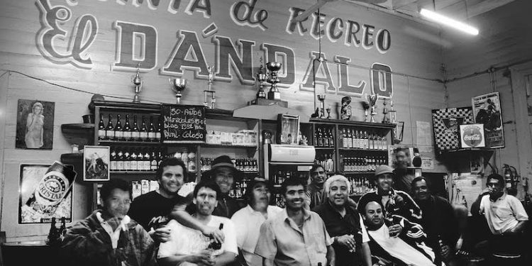 En un bar, por Sonia Pereira Torrico