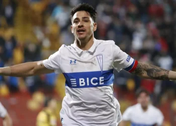 Dragones celestes y Cruzados juegan este sábado en Estadio Tierra de Campeones