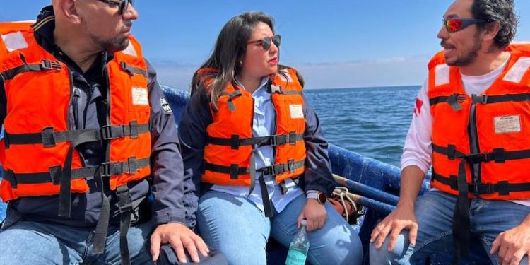 Vecinos de Pisagua participan en Plaza Ciudadana de emprendimiento