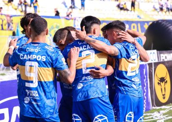 Colo Colo empató 1-1 con Everton / Vidal más que enojado