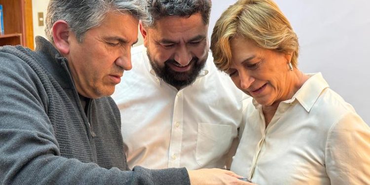 Evelyn Matthei continúa sesión de fotos con candidatos UDI: “Hoy nos une una sola causa: Levantar a Chile”