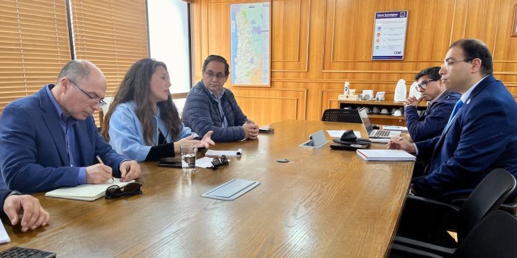 Revisan avances del proyecto eléctrico para Colchane y planifican visitas técnicas a Alto Hospicio
