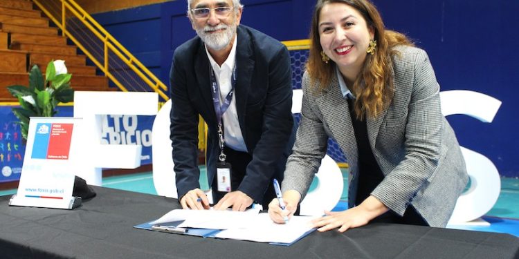 FOSIS e ISL firman convenio de colaboración para capacitar a emprendedoras y emprendedores en seguridad y salud laboral
