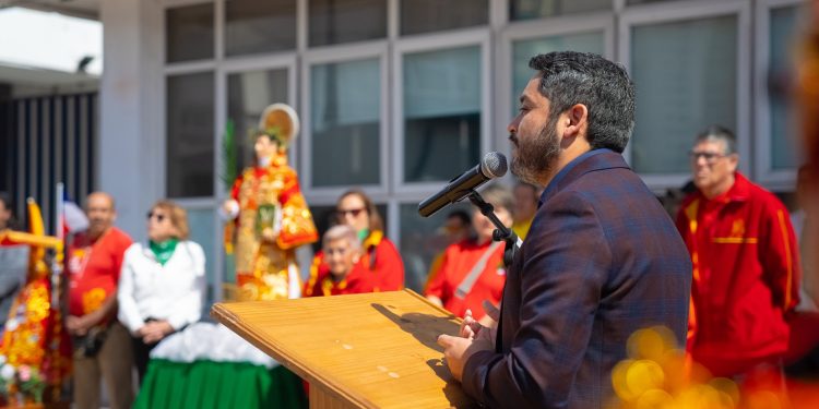 Gobierno Regional inició el mes de agosto izando la bandera en honor a San Lorenzo de Tarapacá