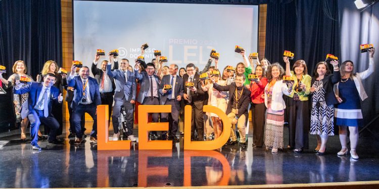 Tres líderes educativos de Tarapacá son finalistas del Premio LED 2025 por su aporte a la educación en la región