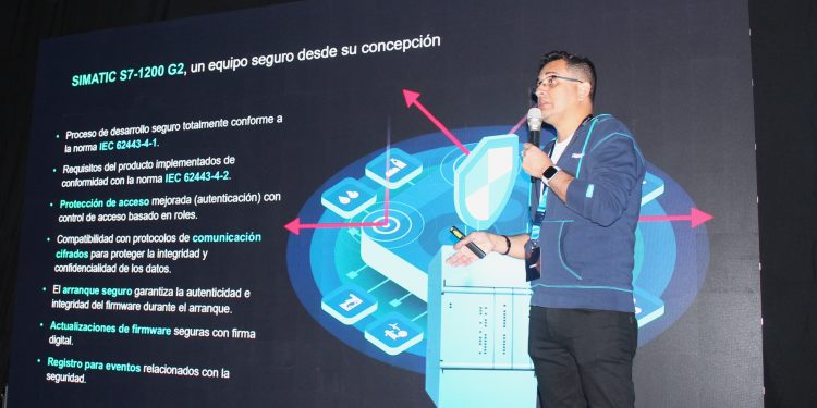 Industria más inteligente, eficiente y fiable: así es el nuevo controlador de Siemens que llega a Chile