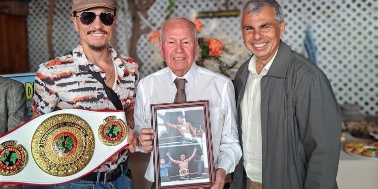 Museo del Deportes de Iquique «Hernán Cortez Heredia» recibió al Campeón Continental de la UBO, Patricio Carrión