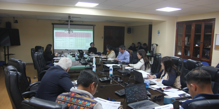 Comisión de Presupuesto del CORE evalúa avances de proyectos FNDR