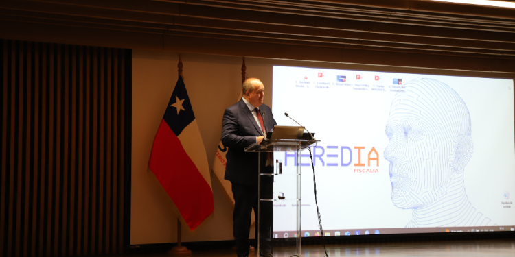 Tecnología Judicial: Universidad de Chile presenta resultados de Fiscal HeredIA, IA que potencia investigación penal en el país