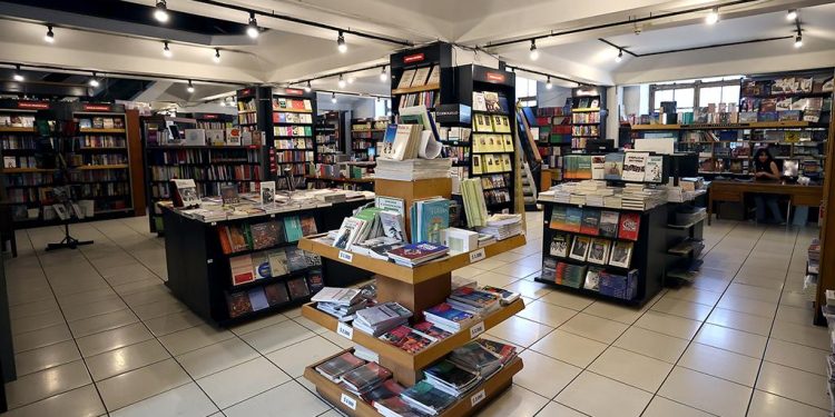 Editorial Universitaria celebra 78 años de historia y compromiso con la cultura chilena