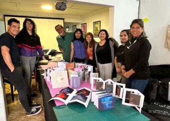 Fotógrafo brasileño inspiró a creadores locales en taller de fotolibros de artista