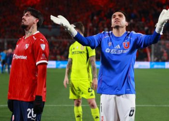 Suspenden partido entre la «U» y Everton tras hechos de violencia en Avellaneda