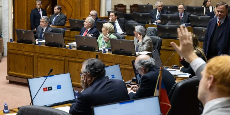 Chile y Bolivia: visan instrumento que fortalece lazos a través de la homologación de licencias de conducir