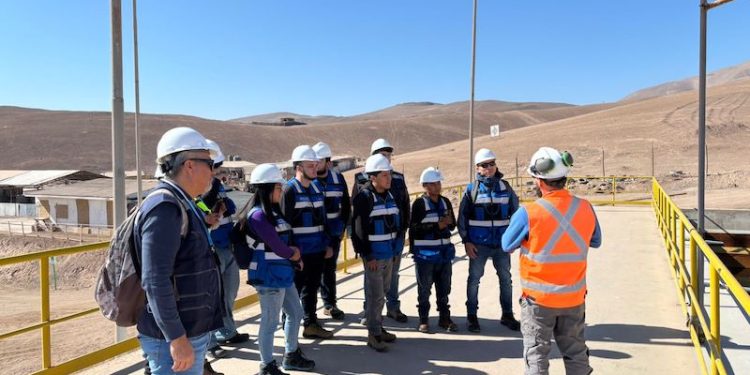 Aguas del Altiplano recibió a estudiantes del CFT Estatal de Tarapacá