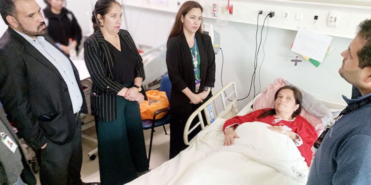Delegado presidencial visitó a pacientes del hospital de Arica para valorar los tres años del copago cero
