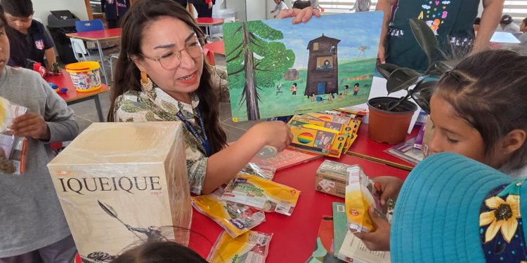 Seremi de Educación compartió con párvulos el inicio de clases en Bajo Soga