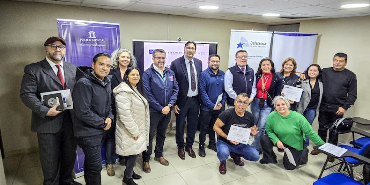 Trabajo interinstitucional reunió a periodistas y comunicadores en Tarapacá