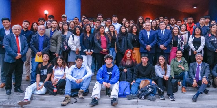 Programa llamado “Futuro Tarapacá”: Cerro Colorado | BHP y UNAP lanzan iniciativa que conecta a altos ejecutivos con talentos universitarios de la región