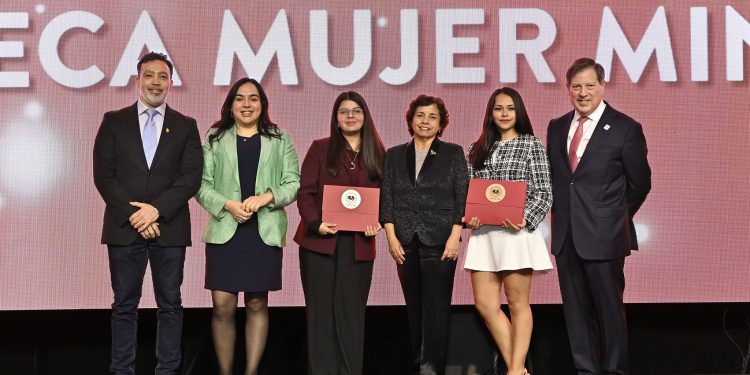 SONAMI reconoce a empresas socias y a nuevas generaciones de mujeres en minería