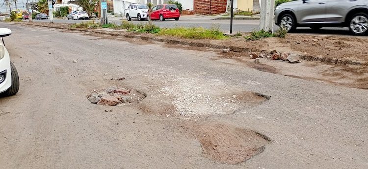 Hoyos y hoyos en calle «Teresa Wilms Montt»