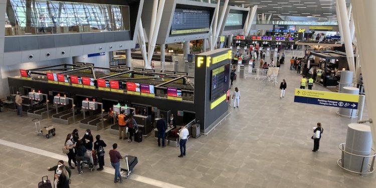 Llegadas de turistas extranjeros a Chile superan los 3,1 millones en el primer semestre del año