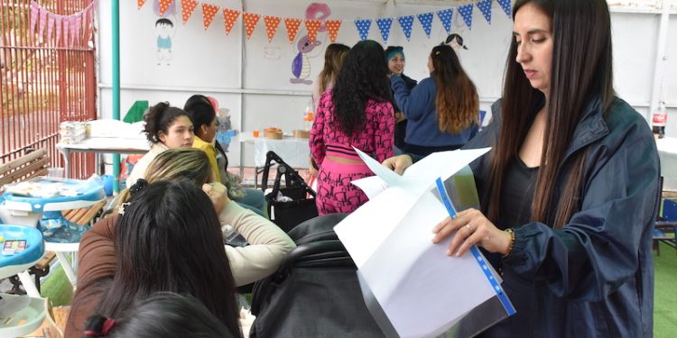 Programa “Abriendo Camino” lanzó plan de apoyo a desapego de madre e hijo privada de libertad