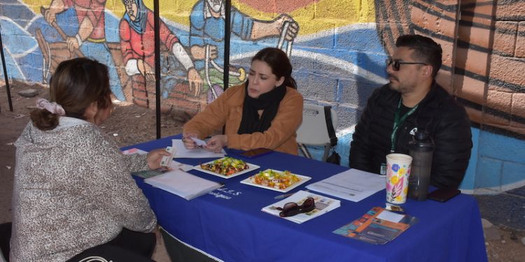 Servicios dependientes de Seremia de Justicia participaron en Plaza Ciudadana