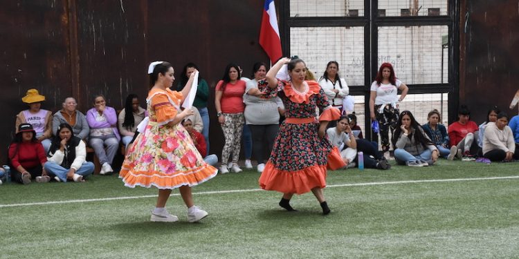 Con concurso de cueca el CCP de Iquique finalizó actividades del Mes de la Patria