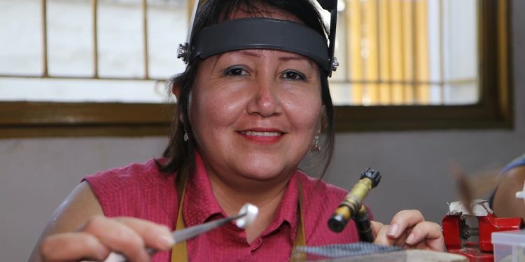 El FOSIS y AIEP abren inscripciones para acceder a apoyo y asistencia técnica en materias tributarias