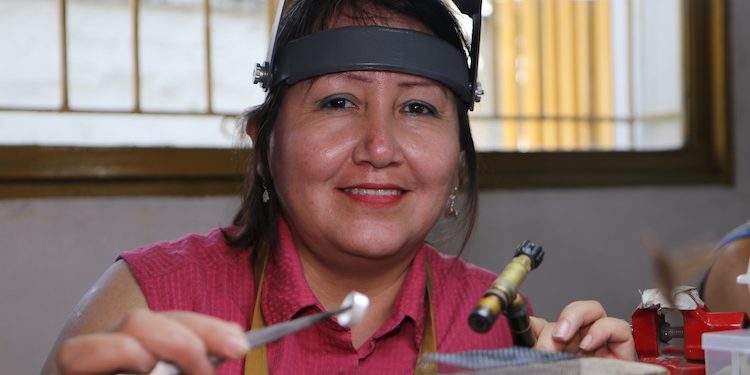 FOSIS y AIEP abren inscripciones para acceder a apoyo y asistencia técnica en materias tributarias