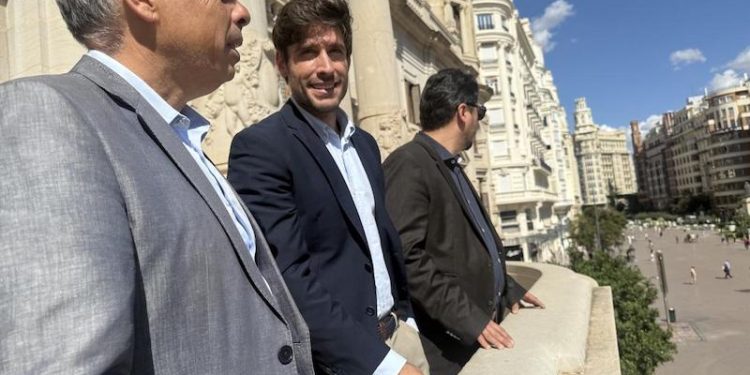 Municipalidad de Iquique impulsa relaciones con ayuntamiento de Valencia