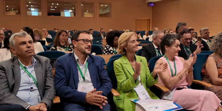 IMI presenta ventajas de Iquique en Foro Mundial de Ciudades y Plataformas Logísticas en España