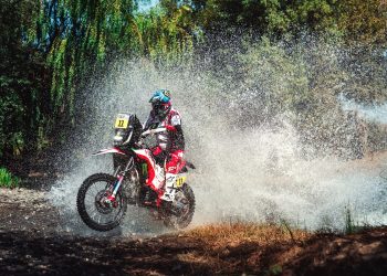 Nacho Cornejo completa exigente primera etapa del Rally Raid Portugal