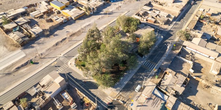 Minería que protege: Lomas Bayas instala en Baquedano planos aluvionales para fortalecer la seguridad comunitaria