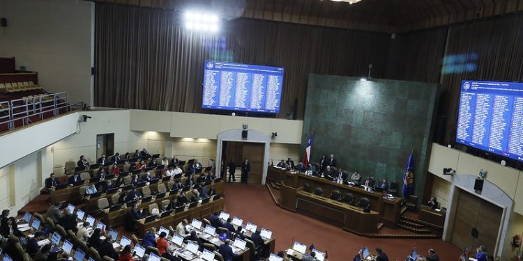 Cámara despacha al Senado proyecto de voto obligatorio, pero sin multa para quienes no sufraguen