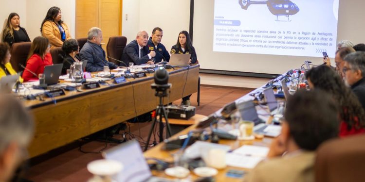 Seguridad aérea: Consejo Regional aprueba proyecto de helicóptero para la PDI