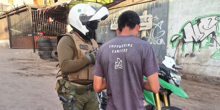 Ronda focalizada de Carabineros de Iquique dejó seis detenidos