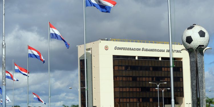 Fallo de la Conmebol: La U clasifica a cuartos e Independiente es descalificado de la Sudamericana