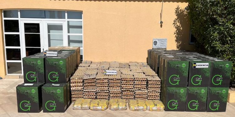 Brianco Calama incauta camión con contrabando de cigarrillos, hojas de coca, huevos y productos agrícolas