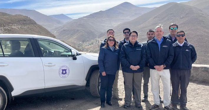 Contralora Pérez llega a Colchane para fiscalizar «en terreno» funcionamiento del paso fronterizo