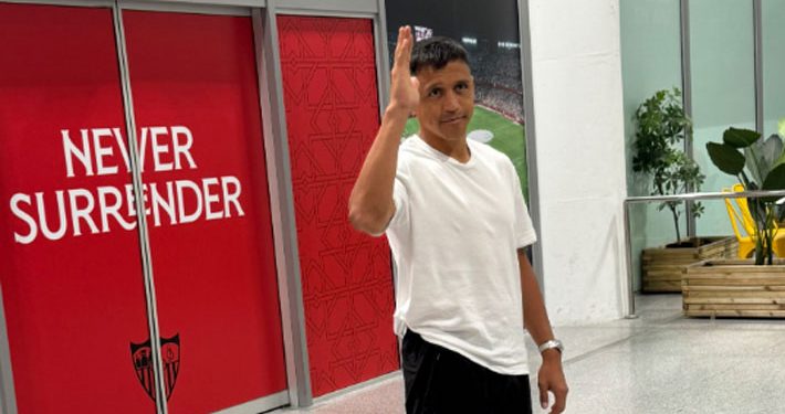 Alexis Sánchez firmó por el Sevilla