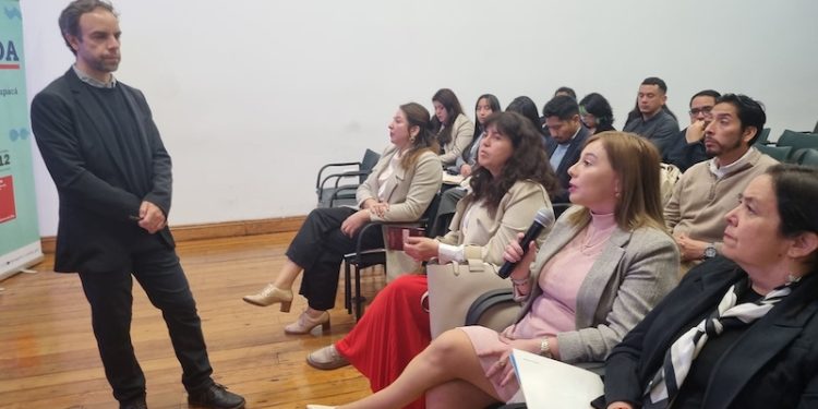 SENDA Tarapacá realiza jornada de “Lenguaje sin estigma en el discurso público”